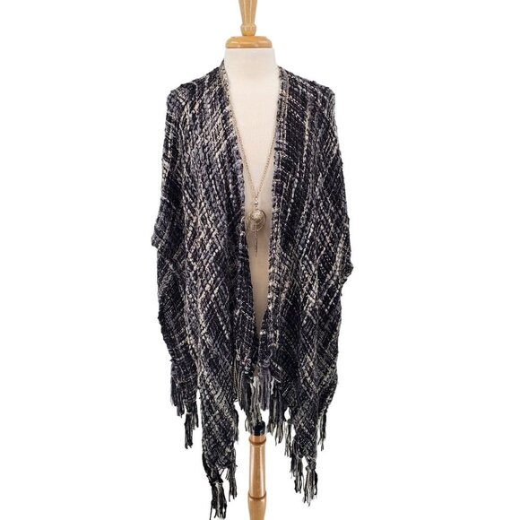 Womens Chunky Knit Fringe Poncho Cardigan Sweater One Size Black White Boho - Picture 1 of 9